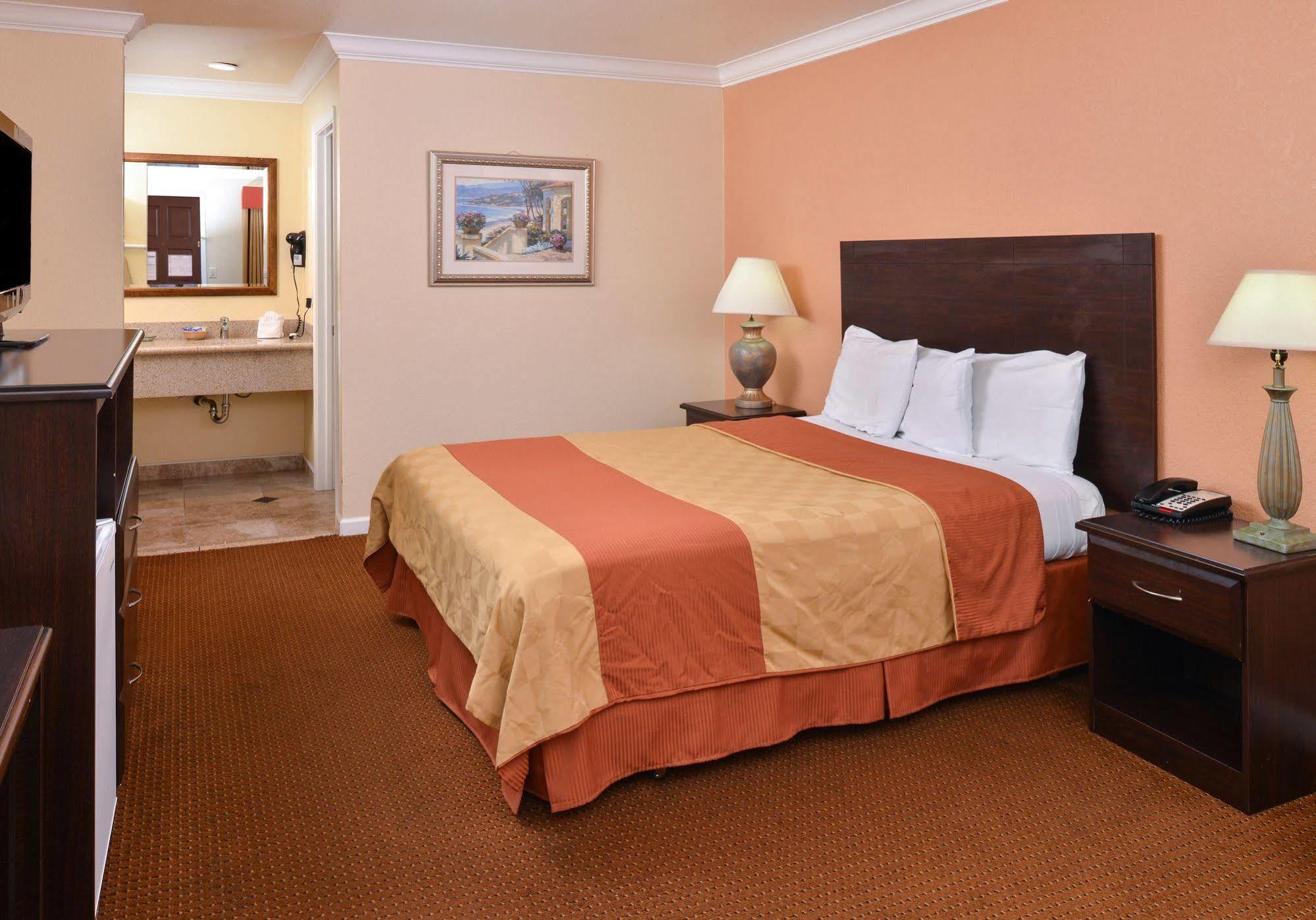 Americas Best Value Inn סאניוייל מראה חיצוני תמונה