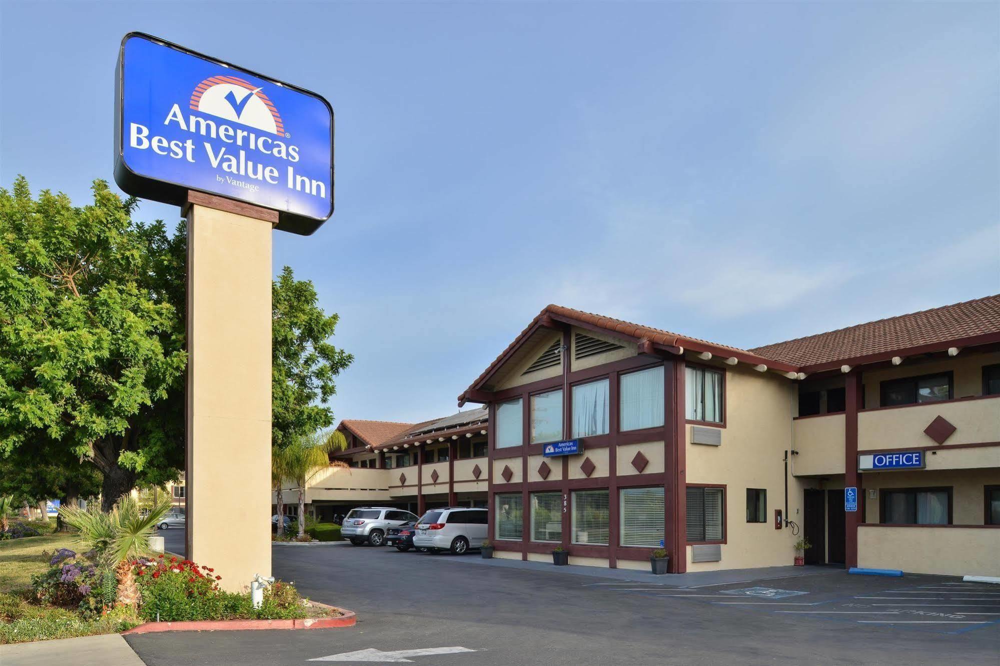Americas Best Value Inn סאניוייל מראה חיצוני תמונה
