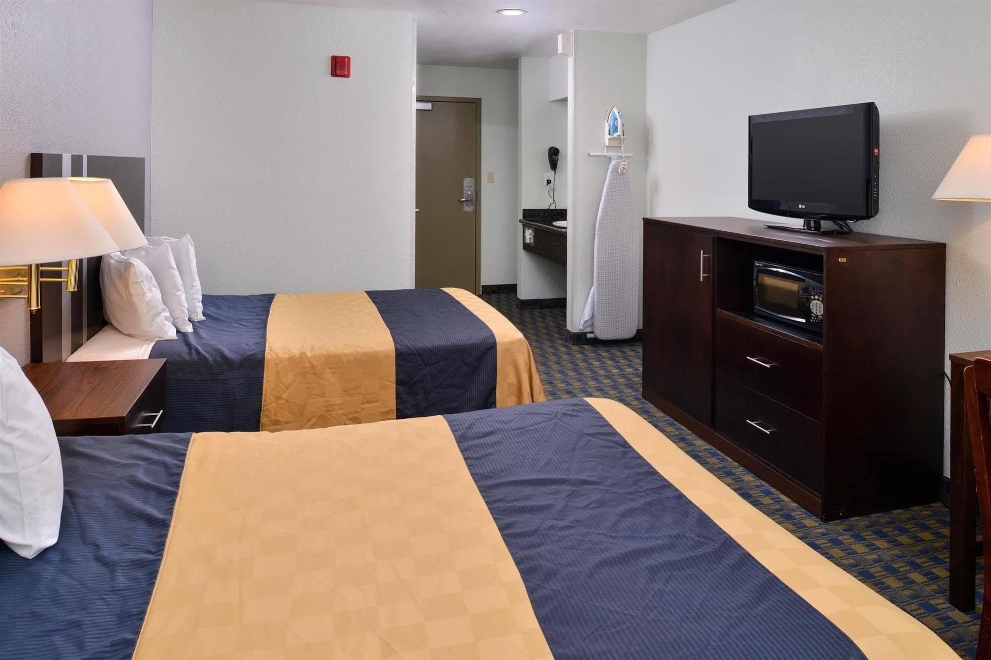 Americas Best Value Inn סאניוייל מראה חיצוני תמונה